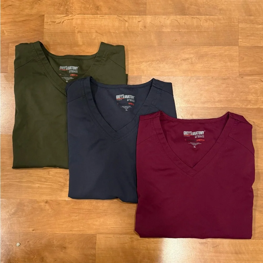 BUNDLE: Grey's Anatomy Women’s Scrub Tops in Olive, Charcoal and Burgundy - XL - Picture 1 of 10